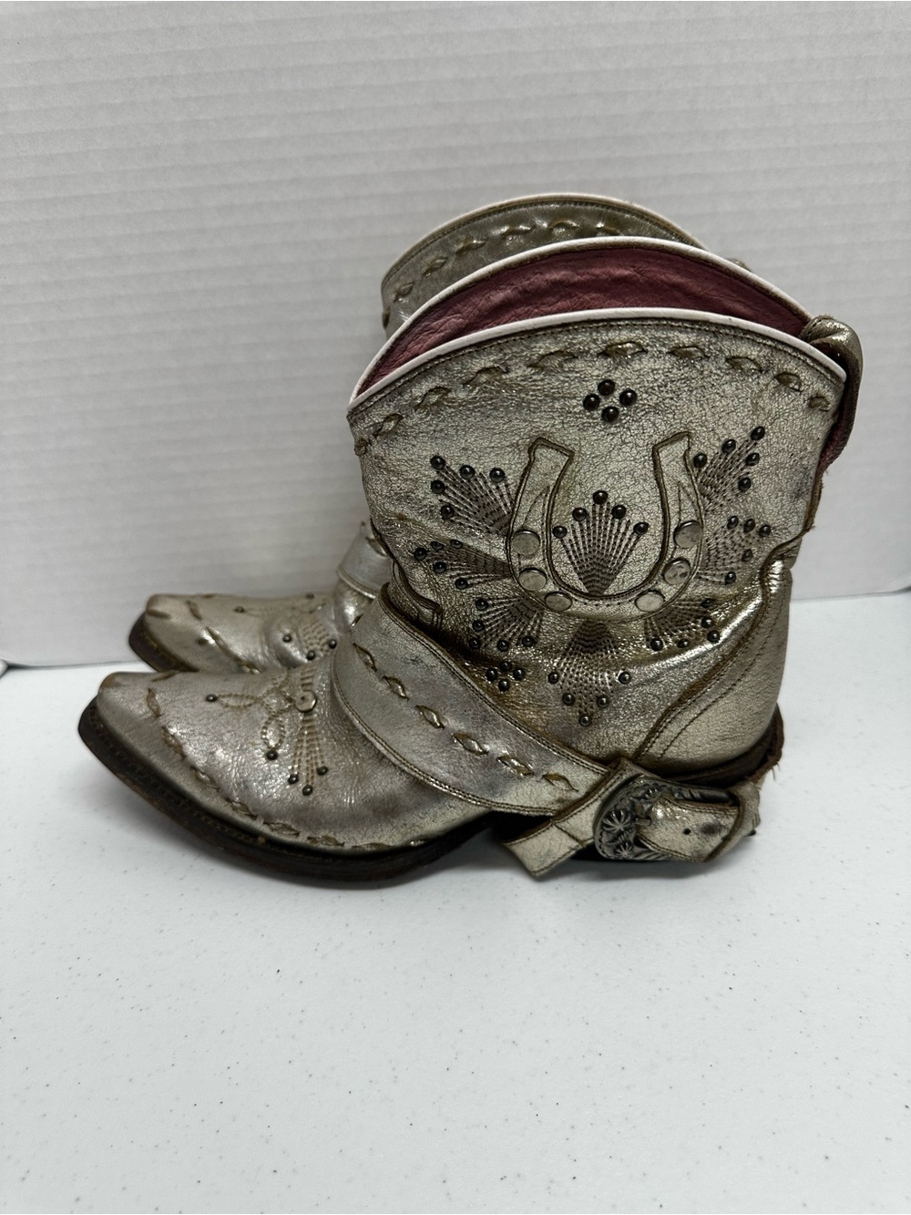 Junk Gypsy by Lane Gold Metallic Leather Western Boots Horseshoe Studs Size 7 - Picture 7 of 12